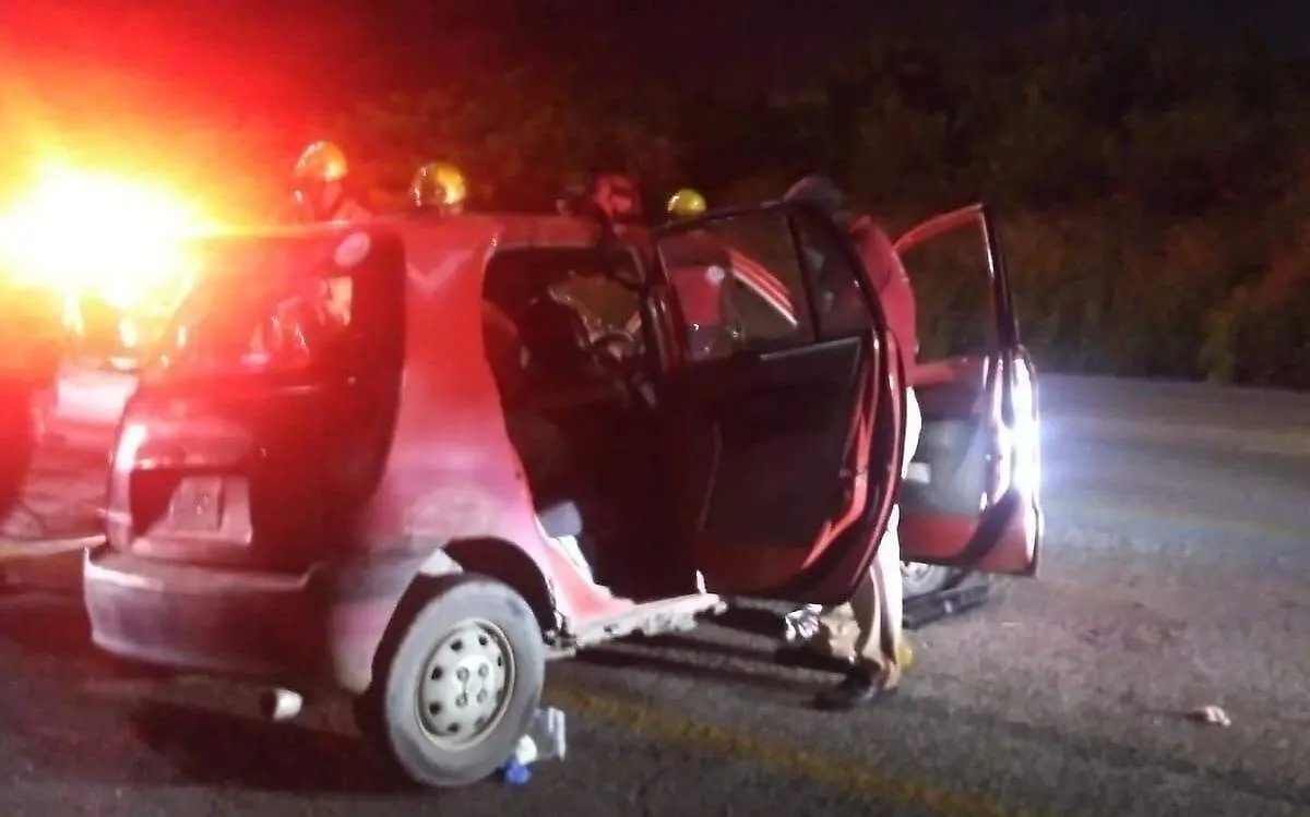 Hombre choca y queda prensado en su auto, iba rumbo a Altamira Secretaría de Tránsito de Altamira (2)